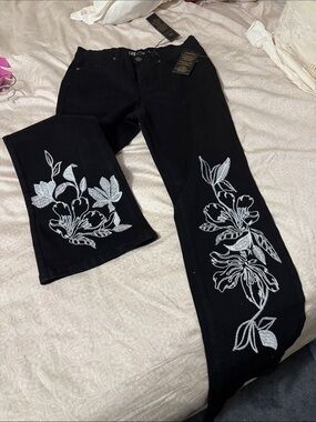 NWT DG2 Black Flared Jeans with White Floral Embroidery